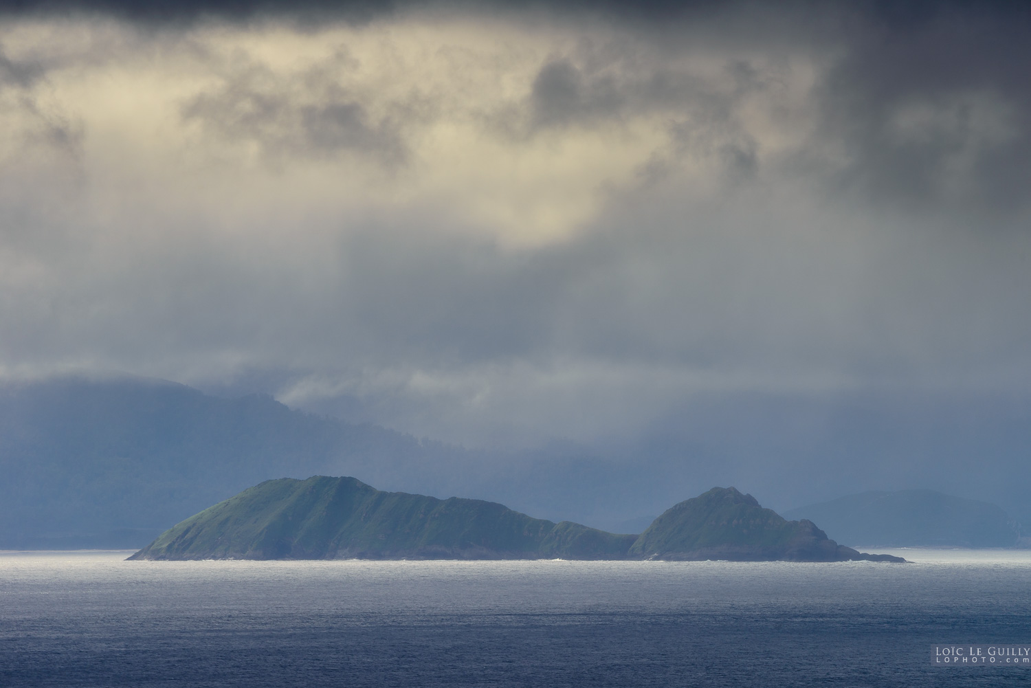 photograph of Ile du Golfe from Maatsuyker Island